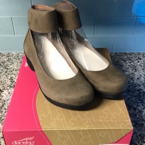 Dansko Lulu Nubuck khaki